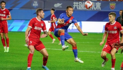 【中超】刘若钒失良机后助攻杨旭绝杀 申花1比0梅州