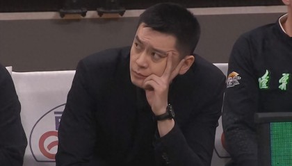 开云体育网址-唉！裁掉10分外援，签7分水货，净做傻事，41岁少帅连败欲哭无泪