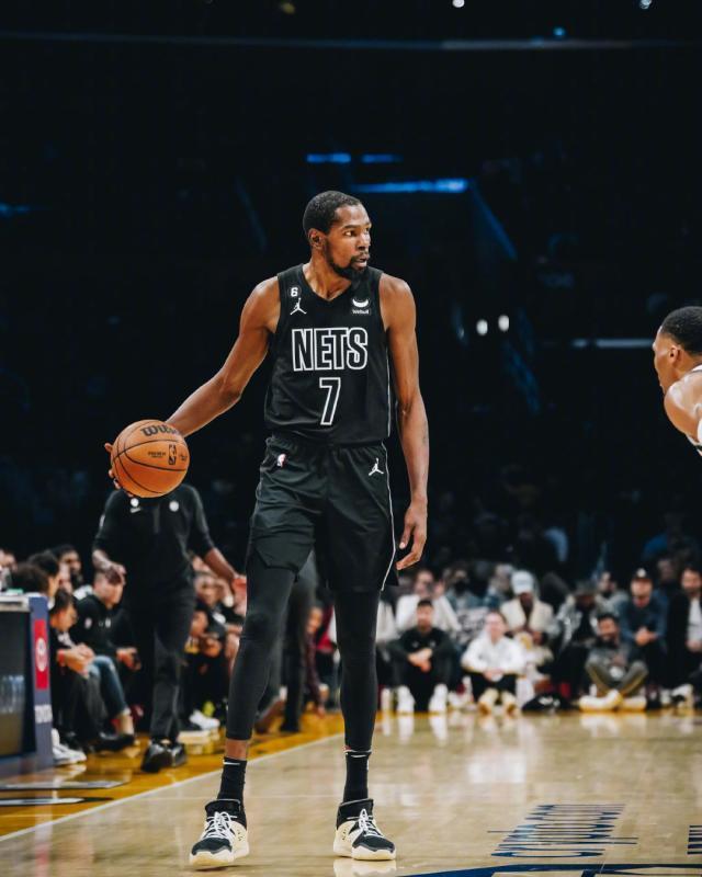 1668409449869047761.jpg 0049cqBdgy1h84km2bopkj60u011i0xt02.jpg