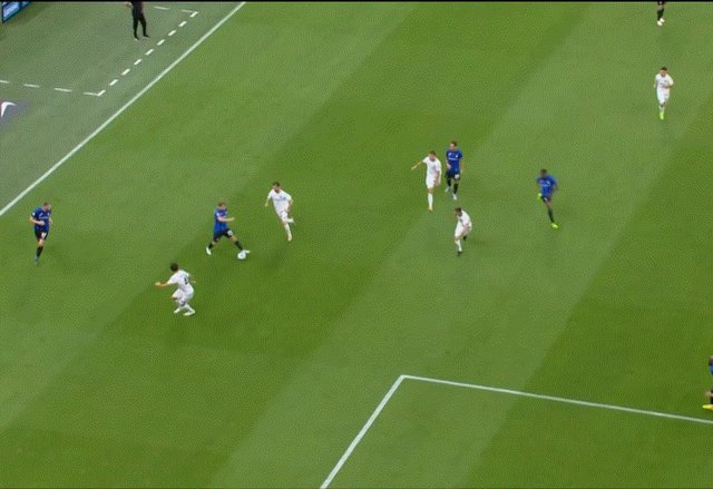 1661031516062005885.gif 31.gif